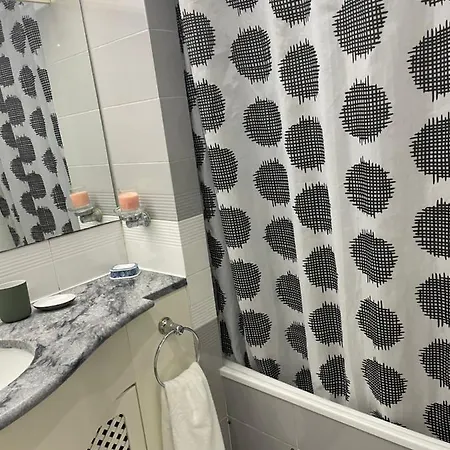 Apartment Spacious And Comfortable 2bed 2 Bath Near Airport And Citycenter