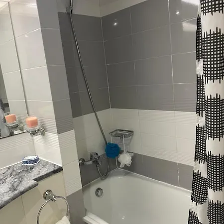 Apartman Spacious And Comfortable 2bed 2 Bath Near Airport And Citycenter Lisboa
